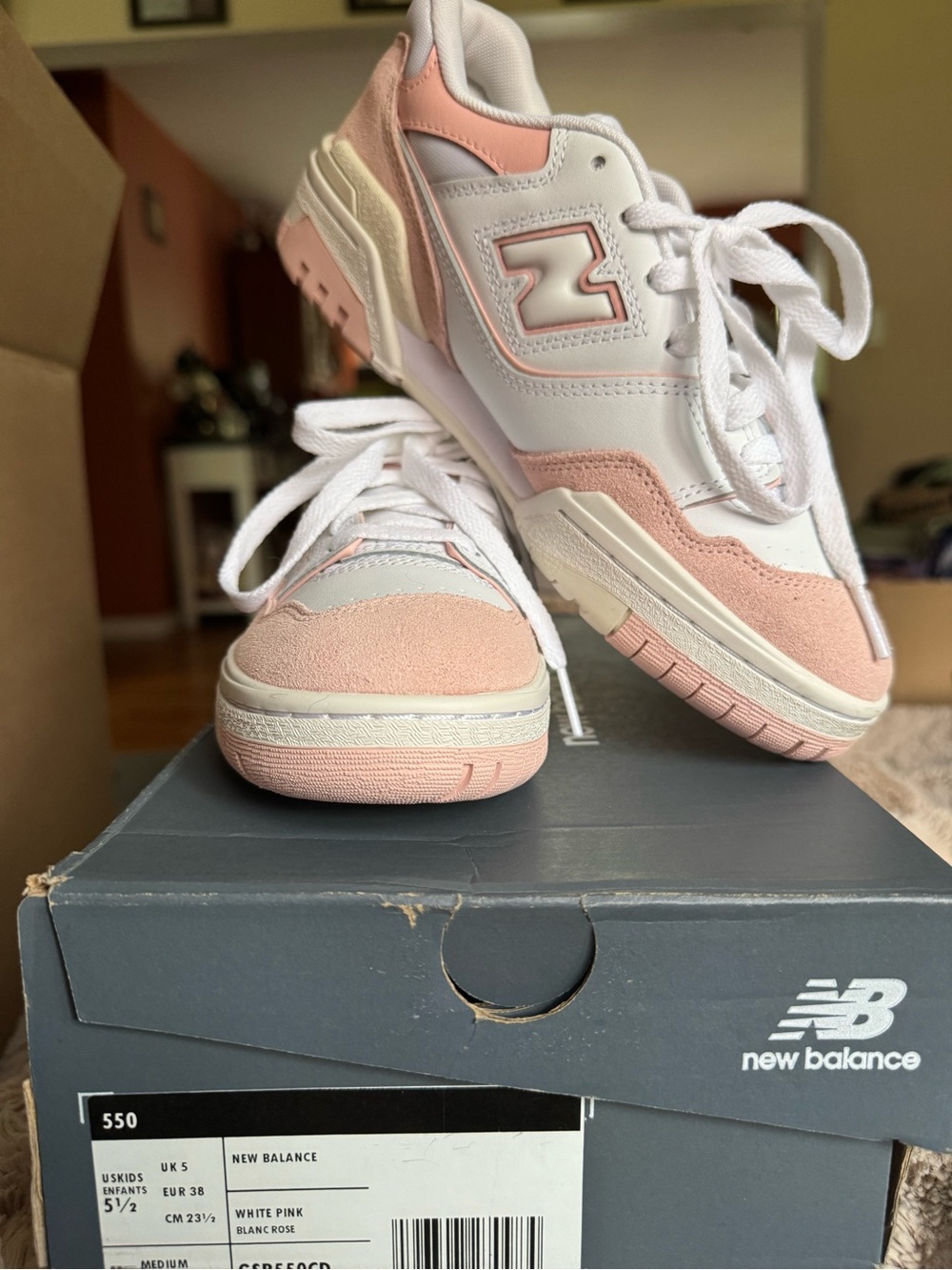 New Balance 550s youth 5.5/womens 7 White and Blush Pink Low-Top Sneakers - Picture 3 of 4